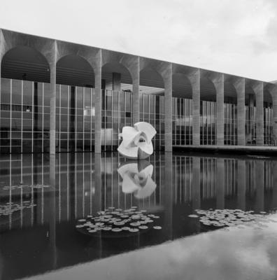 "O Meteoro", escultura de Bruno Giorgi