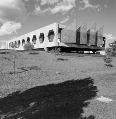 Residência para Ministro de Estado, projetada por João Filgueiras Lima