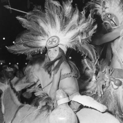 Desfile do grupo caboclinho Tribu Cannindé