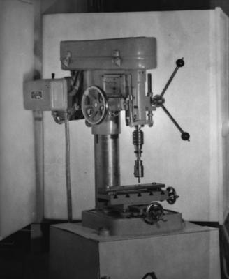 Furadeira Industrial marca AR-WA.