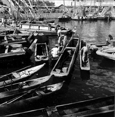 Embarcações na rampa e arredores do Mercado Modelo