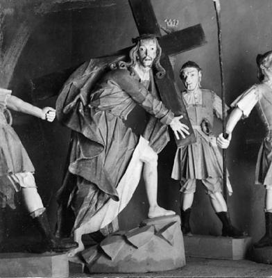 Via Crucis, Passos da Paixão, esculturas de Aleijadinho, cena do Passo da Cruz às costas, Cristo e soldados romanos