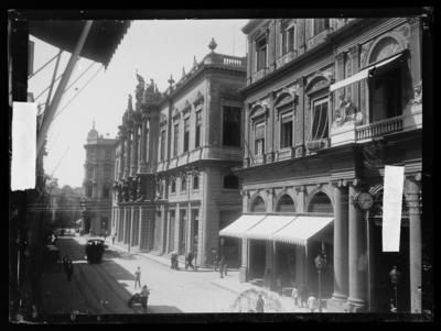 Associação Comercial do Rio de Janeiro; posteriormente, sede do Banco do Brasil e por fim, Centro Cultural Banco do Brasil
