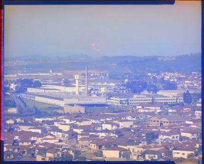 Indústria de Pneumáticos Firestone - fachada da fábrica e parque industrial
