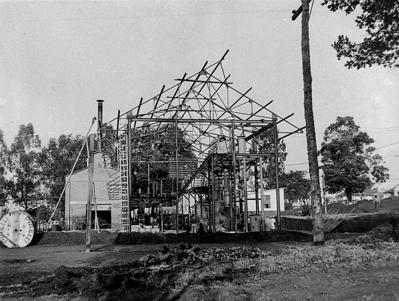 Máquinas Michaelis - Anderson Clayton (reprodução)