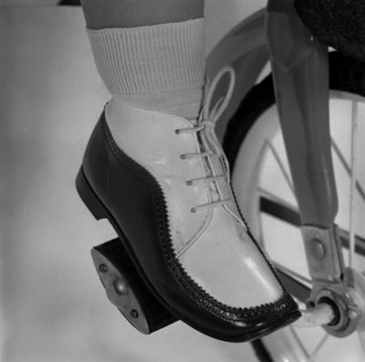 Campanha publicitária da agência Alcântara Machado para calçado infantil Arco-Flex