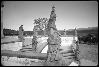 Vista dos profetas, adro do santuário do Senhor Bom Jesus de Matosinhos
