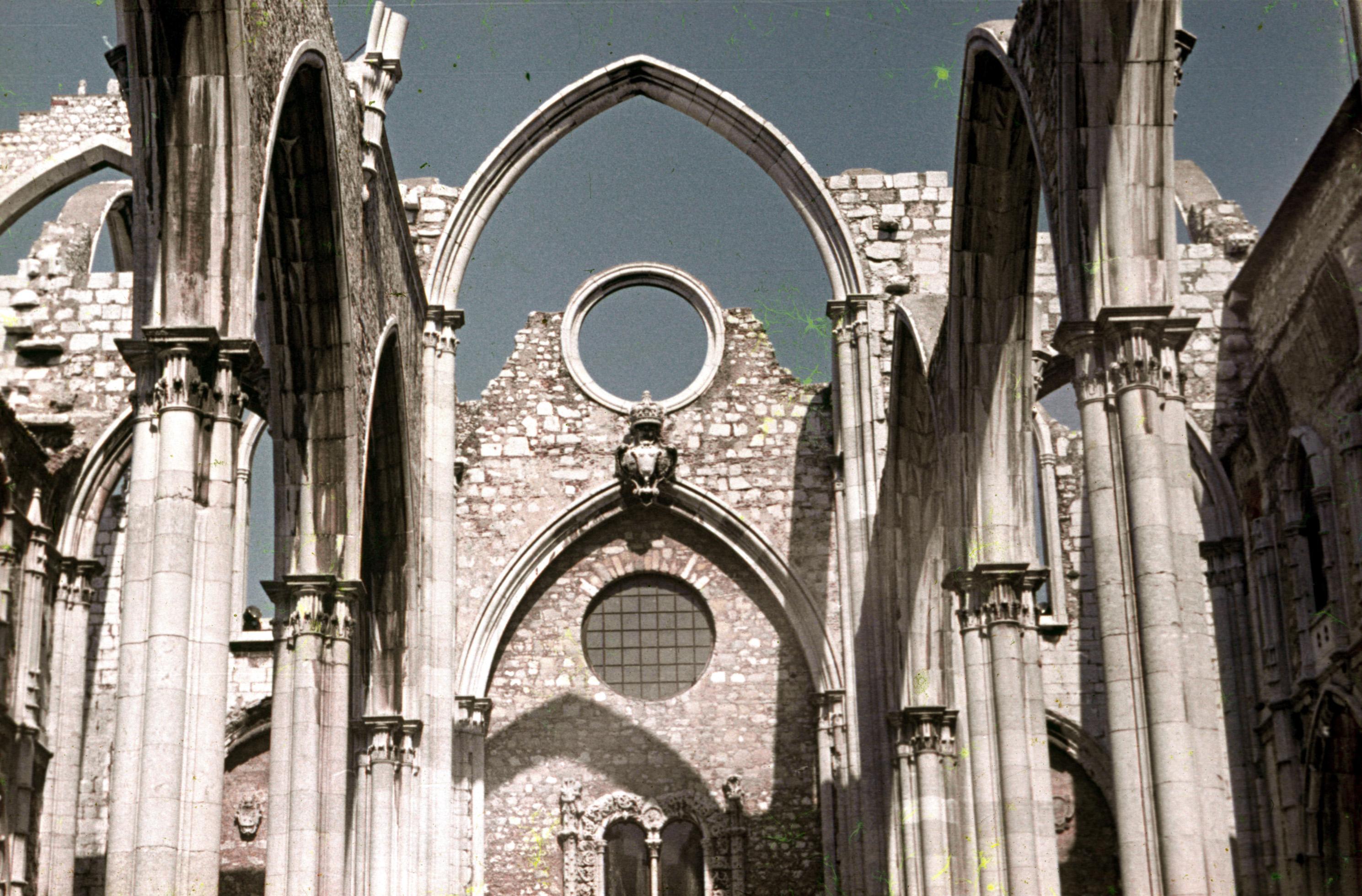 Ruínas e Museu Arqueológico do Carmo