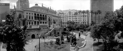 Teatro Municipal e esplanada