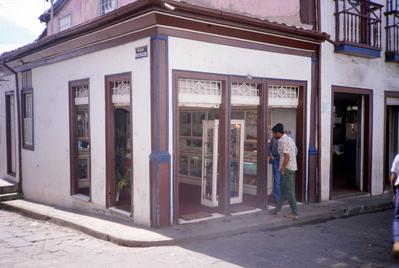 Casario residencial adaptado ao comércio