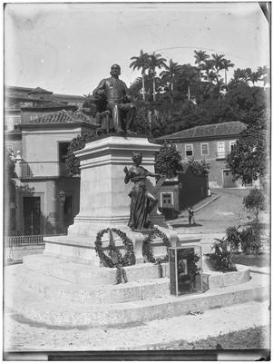 Monumento em homenagem ao Visconde de Rio Branco