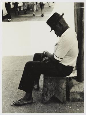 Descanso em preto e branco