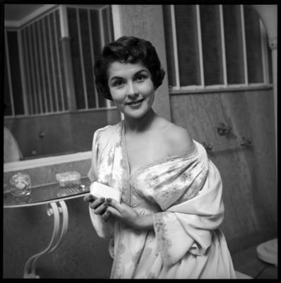 Vera Nunes em campanha publicitária da agência Lintas para o sabonete Lifebuoy