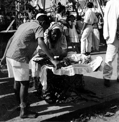 Vendedora de acarajé na Procissão de Nosso Senhor dos Navegantes