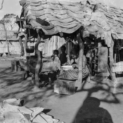 Moradia na Sacolândia, arredores de Brasília