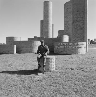 Monumento ao Operário do Paraná, do arquiteto Wit-Olaf Prochnik