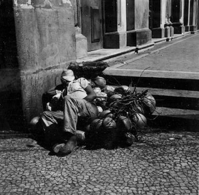 Comércio ambulante durante o carnaval de Recife
