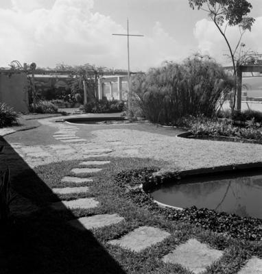 Instituto de Resseguros do Brasil, projeto dos irmãos Marcelo e Milton Roberto, e de Burle Marx