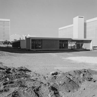 Edifícios residenciais projetados para os Institutos de Aposentadoria e Pensões