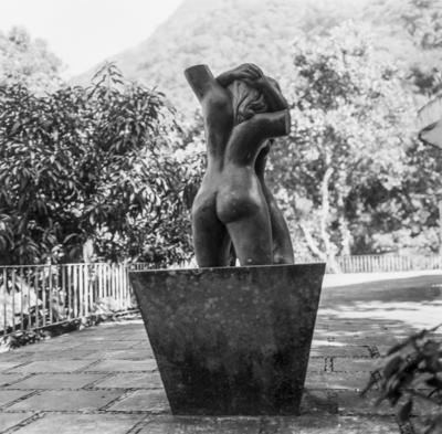 Esculturas de Alfredo Ceschiatti, "O Abraço".