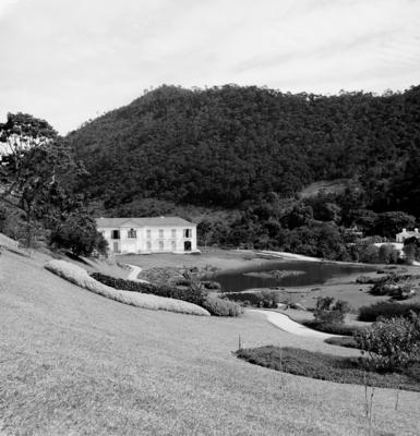 Residência de Odette Monteiro, projeto do arquiteto Wladimir Alves de Souza e Burle Marx