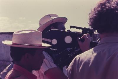 Jorge Bodanzky nas filmagens de "Visão de Juazeiro", dirigido Eduardo Escorel