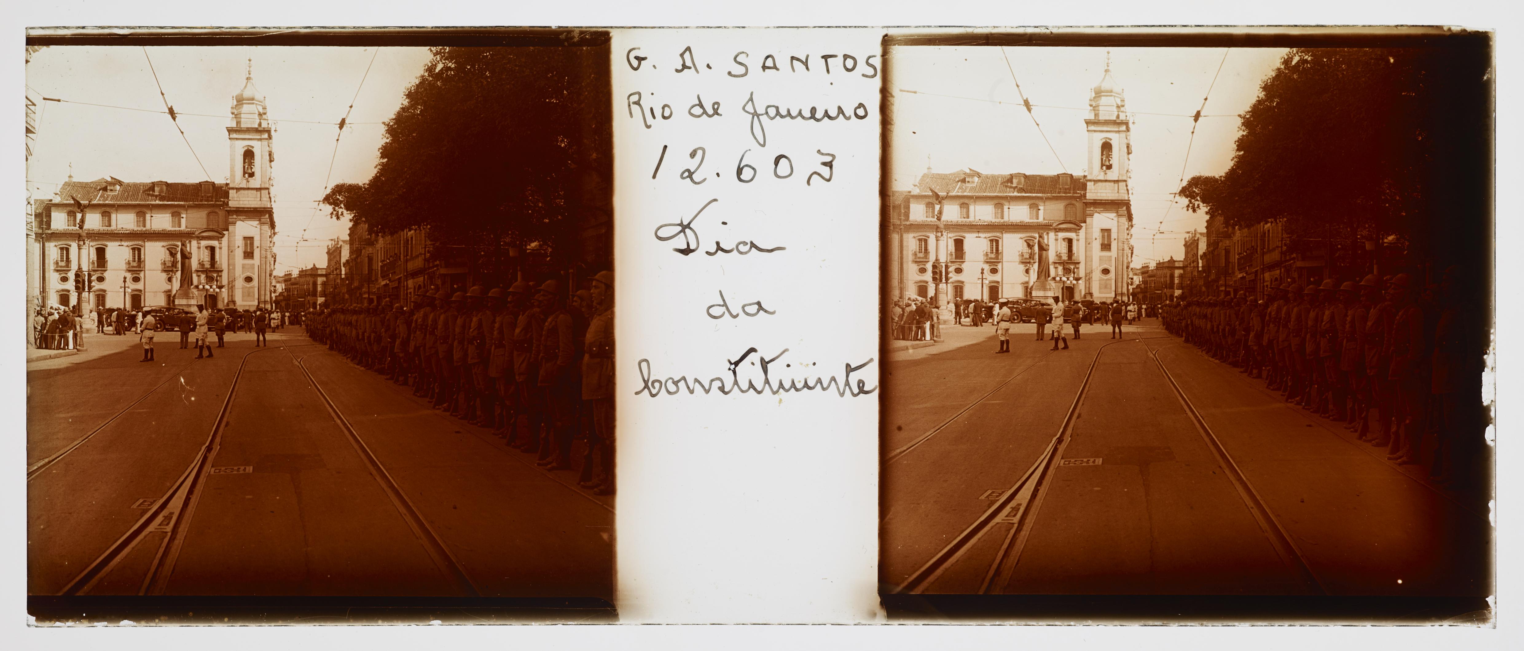 Militares na Praça XV de Novembro, no dia da Constituinte de 1934