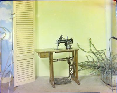 Campanha publicitária da agência J. Walter Thompson para máquina de costura Singer