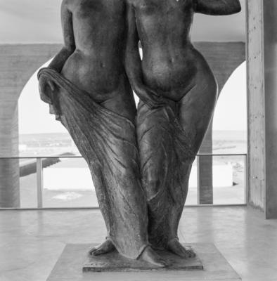 "Duas Amigas", escultura de Alfredo Ceschiatti, no Salão Nobre