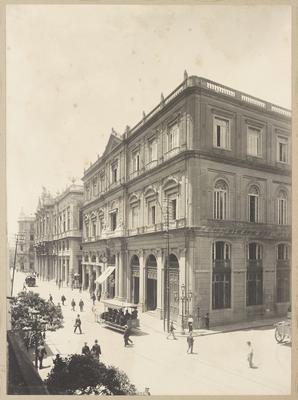 Empresa de Correios e Telégrafos na Rua 1º de Março; a partir da Rua do Rosário