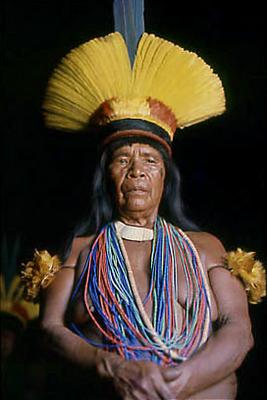 Série Xingu -  Yakakumalu Mehinako pronta para a cerimônia do Yamaricumã