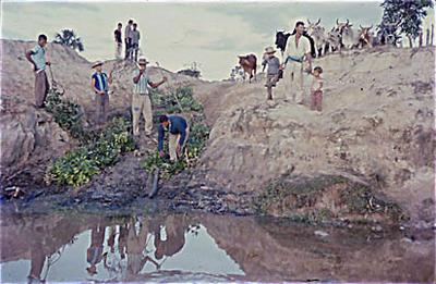 Série Guimarães Rosa - Vaqueiros à beira do rio
