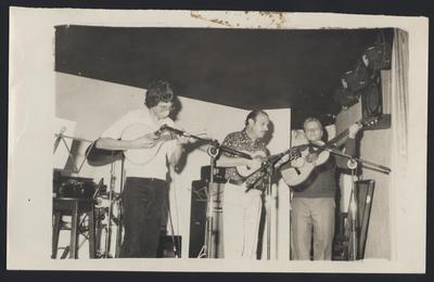 Balói com o violão