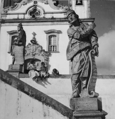 Profeta Ezequiel, com crianças