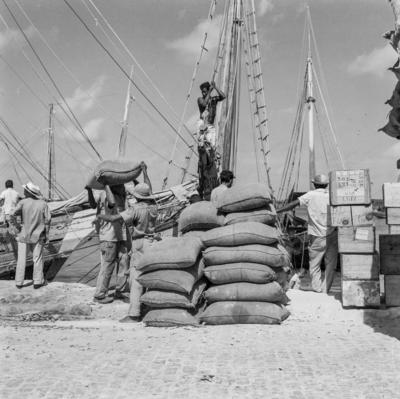 São Luís, movimento no porto