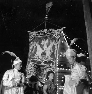 Desfile do bloco Vassourinhas