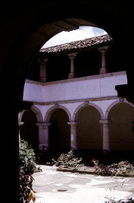 Convento e Igreja de São Francisco - claustro