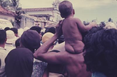 Festa popular. Ao fundo, Igreja de Nossa Senhora da Boa Viagem