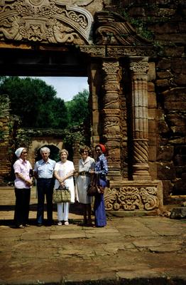 Ruínas da missão jesuítica San Ignacio Miní, entre os presentes Augusto Carlos da Silva Telles