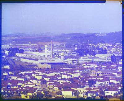 Indústria de Pneumáticos Firestone - fachada da fábrica e parque industrial