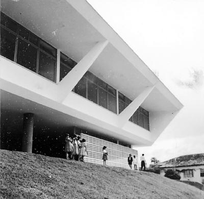 Escola Júlia Kubitschek