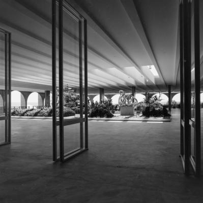 "O Canto da Noite", escultura de Maria Martins, no Salão Nobre