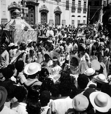 Desfile de agremiação carnavalesca