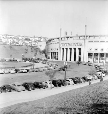 Vista externa do estádio do Pacaembu