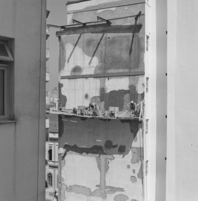 Efeitos especiais - Andaime em construção com operários