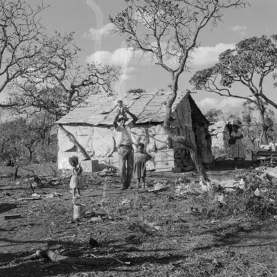 Moradia na Sacolândia, arredores de Brasília