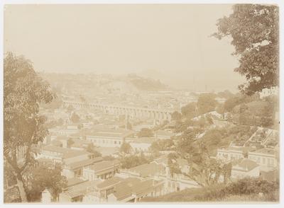 Lapa, Santa Teresa, Aqueduto da Carioca e, ao fundo, o Morro do Castelo