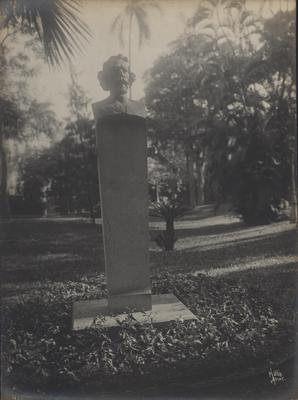 Busto de Gonçalves Dias