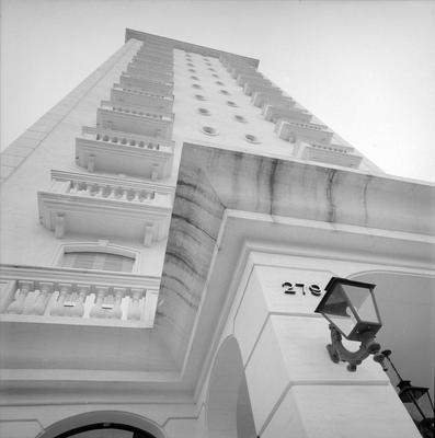 Hindi - prédio localizado na rua Cristiano Viana 279