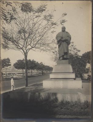 Estátua de Teixeira de Freitas